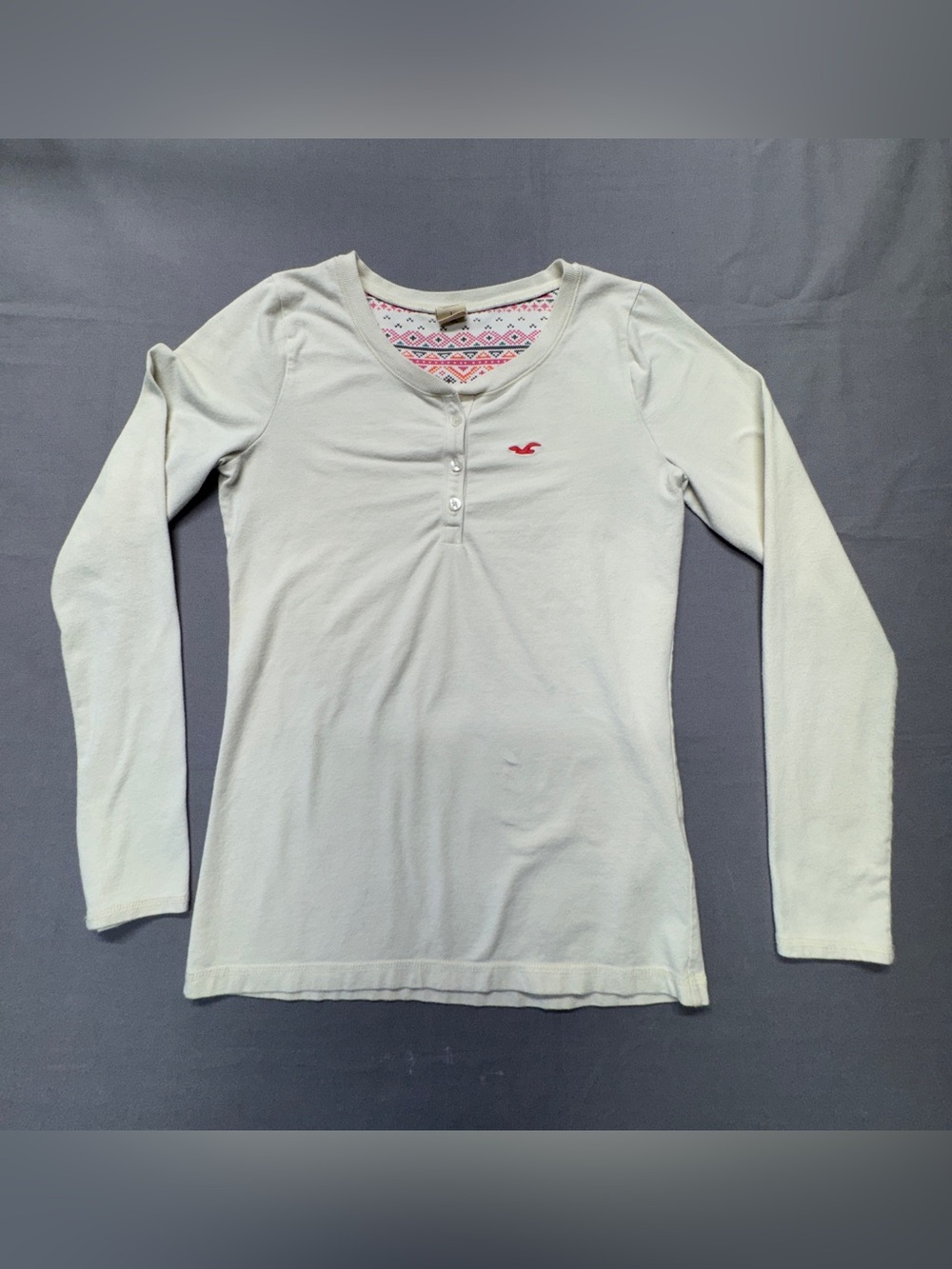 Hollister Cream Henley with Pink and Gray Seagull Print G20 SZ Large